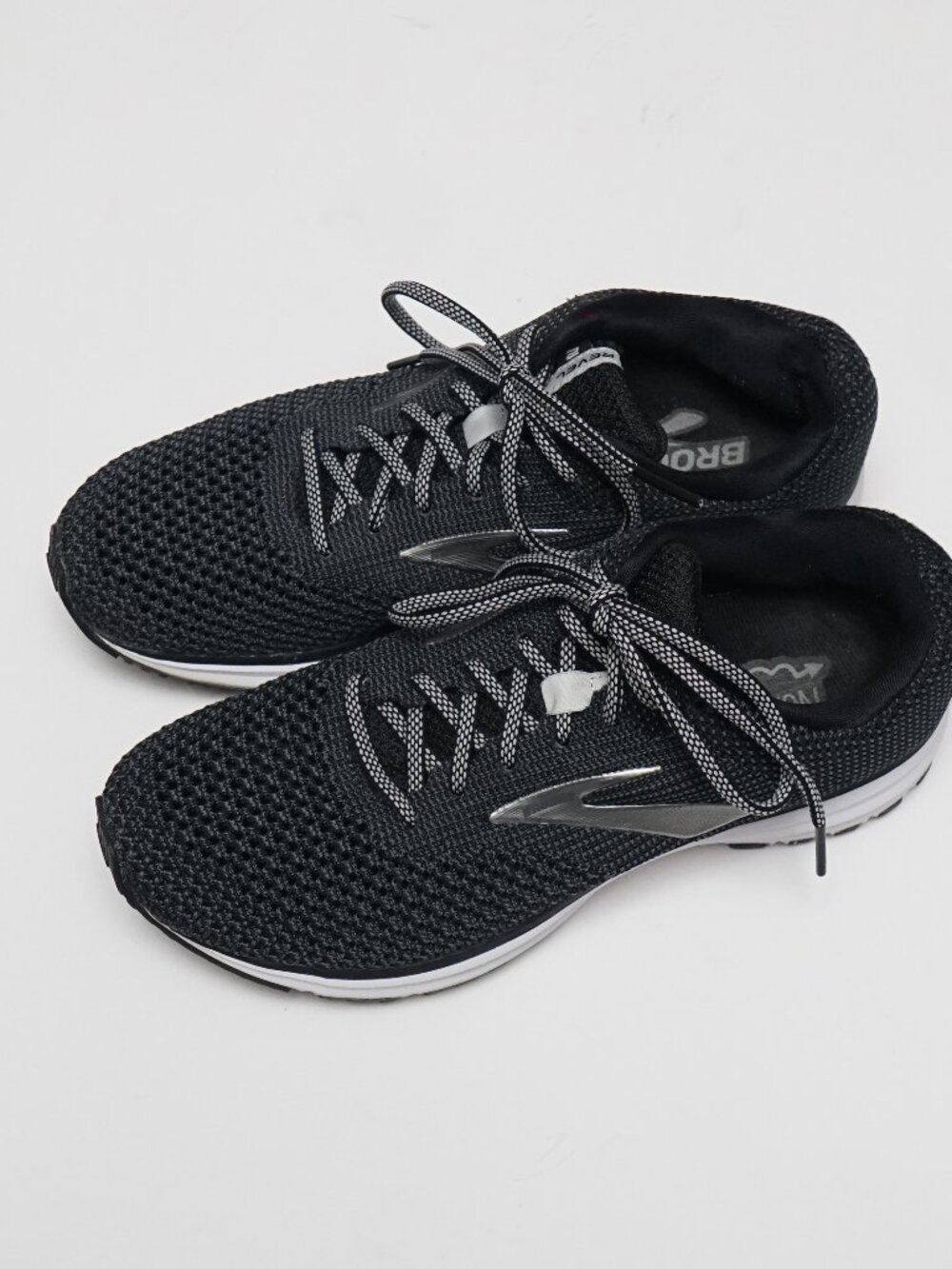 Brooks Womens Size 8.5 B Revel 2 Running Shoes Black Grey Sneakers